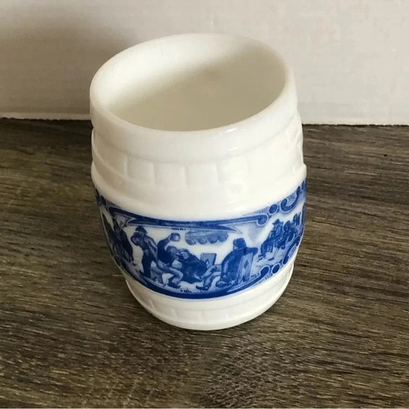 Vtg Milk Glass Barrel  Mug - Picture 1 of 10